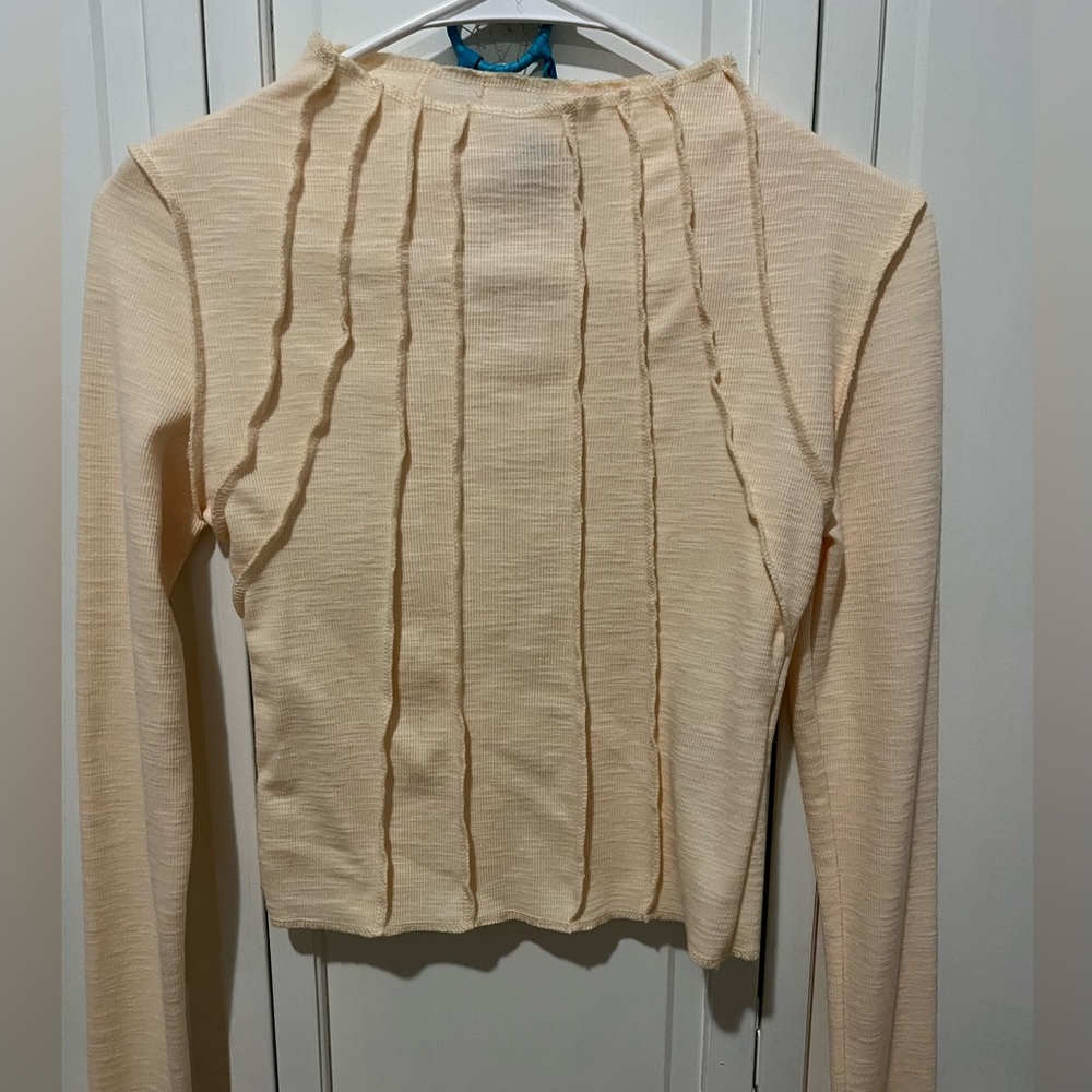 Edikted cream long sleeve.